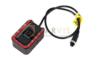 Компактная автомобильная камера CARVIS MC-428 с черно-красным корпусом, широкоугольным объективом и водонепроницаемым соединителем, идеально подходит для обзора заднего вида и обеспечения безопасности во время движения.
